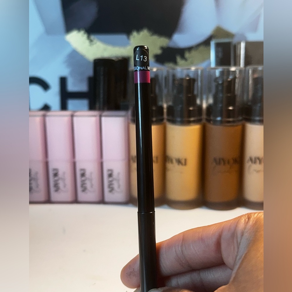Berry Frost Lip Liner 💜🩷🩷